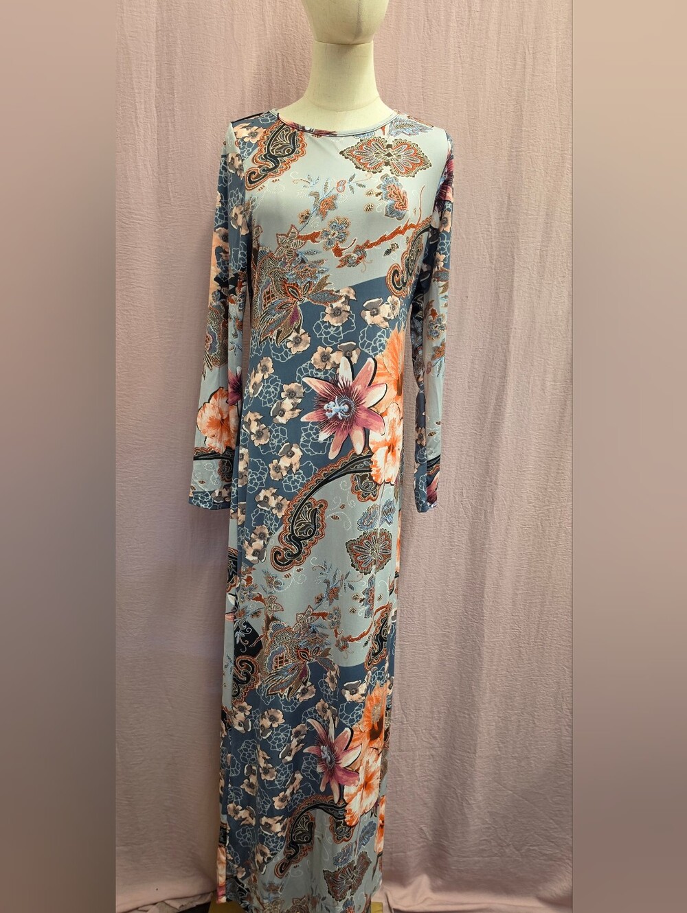 NWOT! 24Seven Long Sleeve Side Slit Fitted Maxi Dress- GREY FLORAL, XL